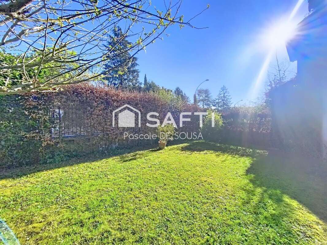 Maison 142 m² à La Celle-Saint-Cloud  - photo 5