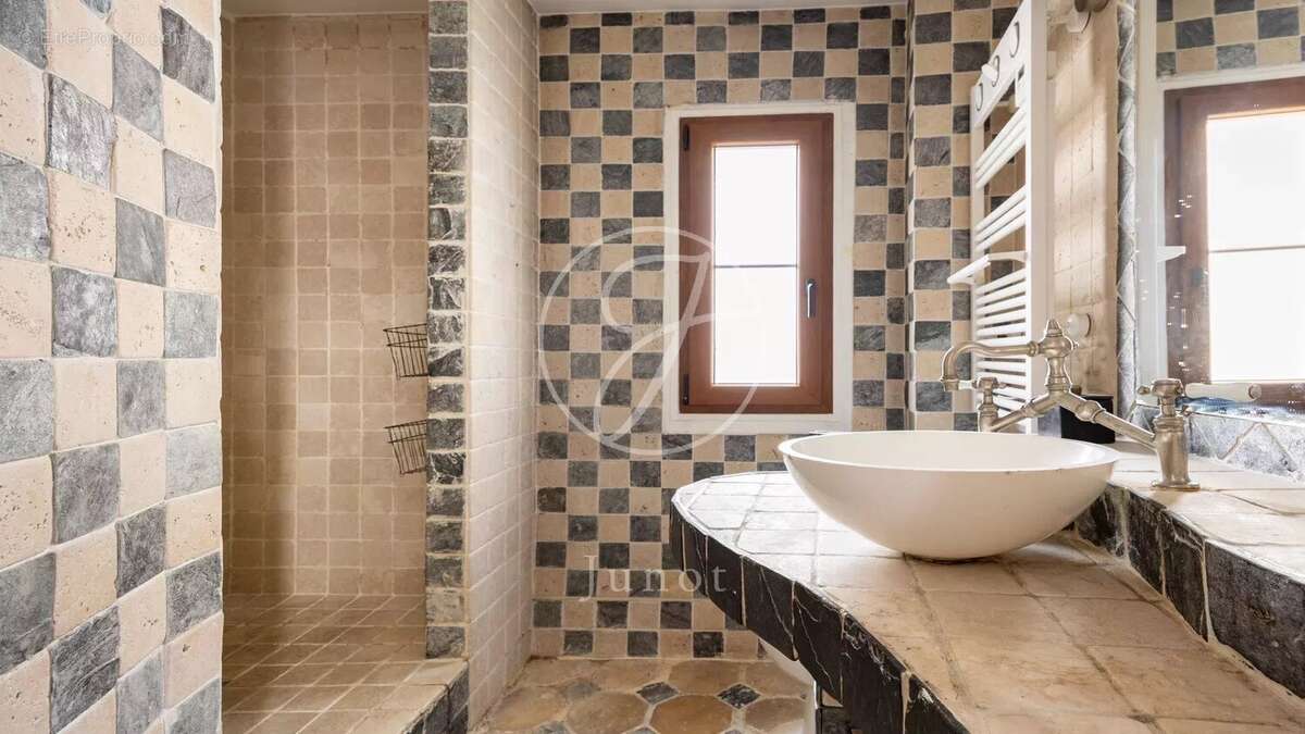 Appartement à PARIS-4E