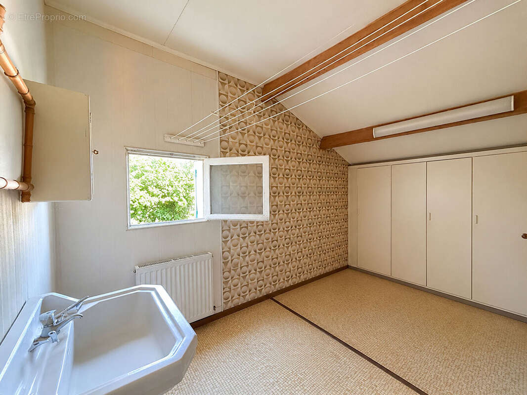 Maison sur deux niveaux à Villeneuve/Lot - photo 8