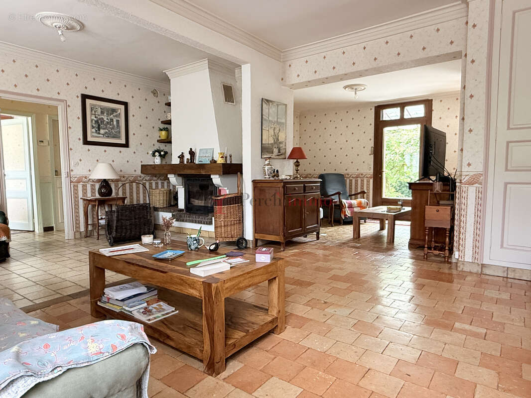 Maison à CONDE-SUR-HUISNE