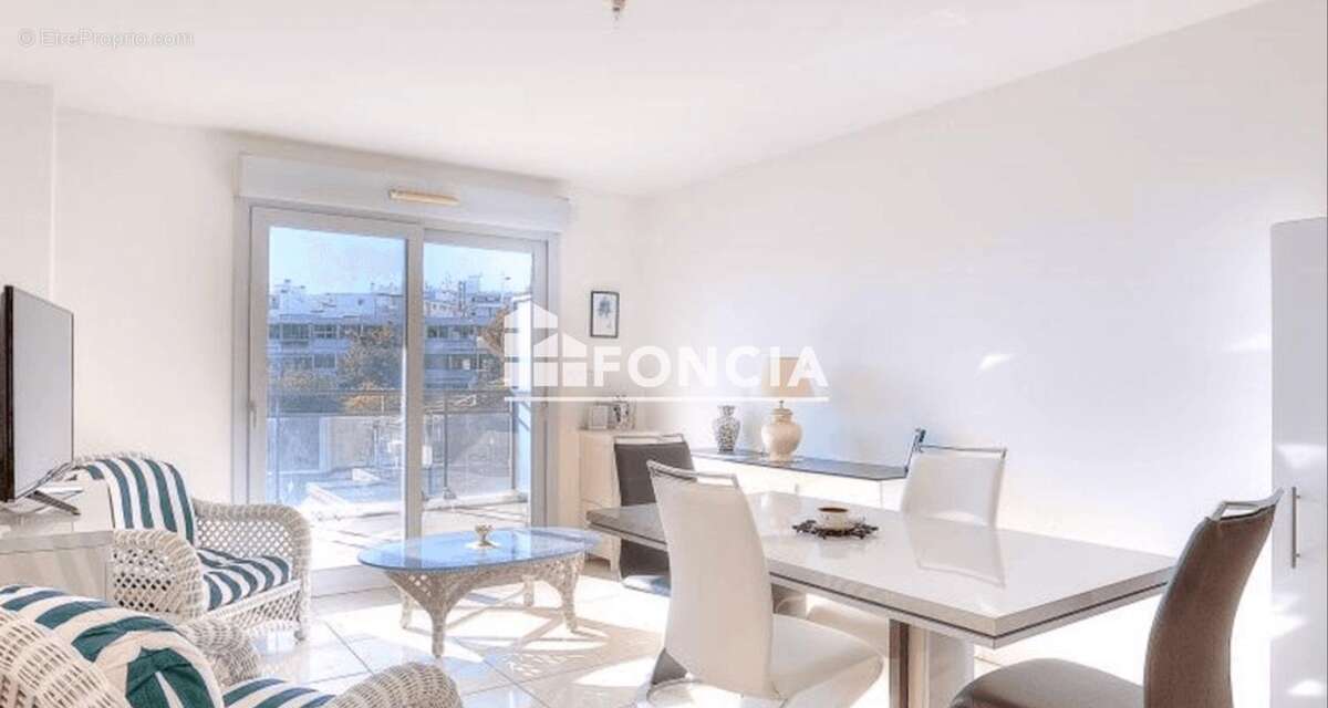 Appartement à LE CANNET