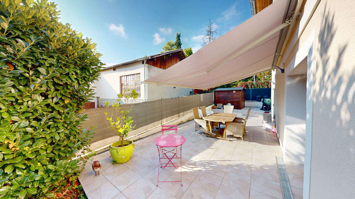 Appartement à MEYLAN