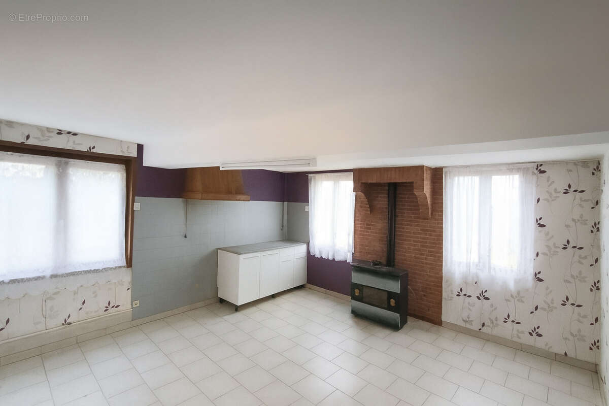 Maison à MONCHEAUX
