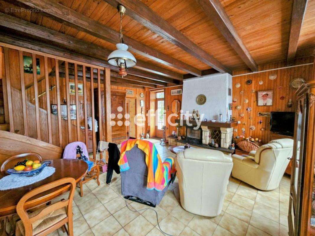 Maison à SAINTE-RADEGONDE