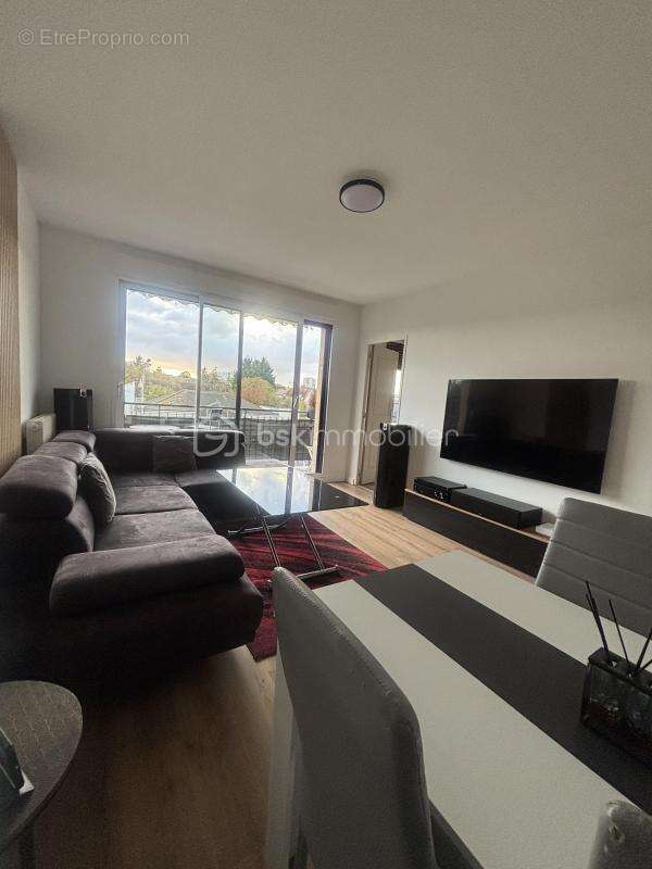 Appartement lumineux avec balcon + place de parking et cave - photo 4