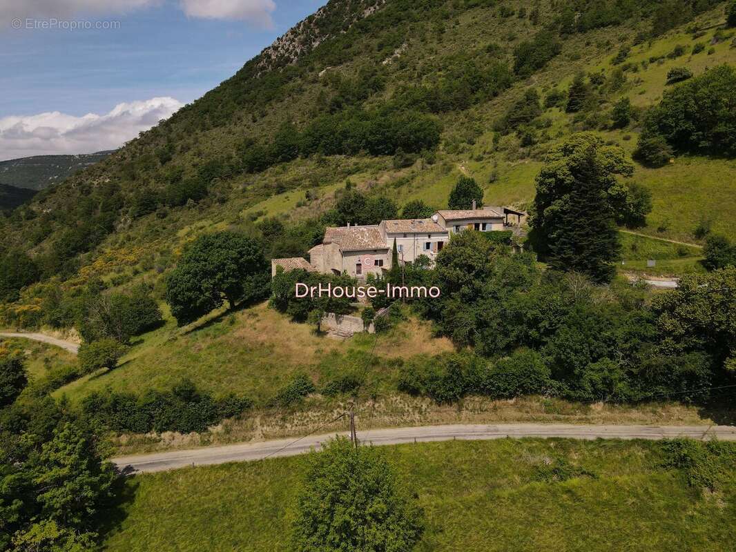 Maison 134 m² à Eygluy-Escoulin  - photo 4