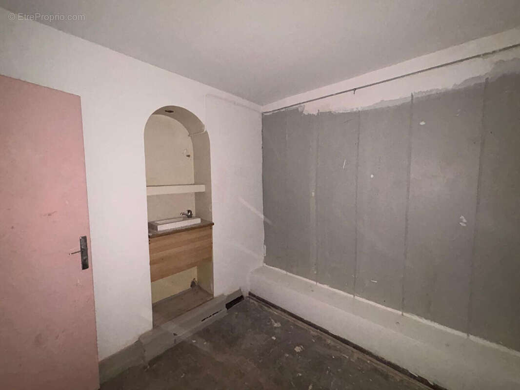 Commerce à MARSEILLE-1E