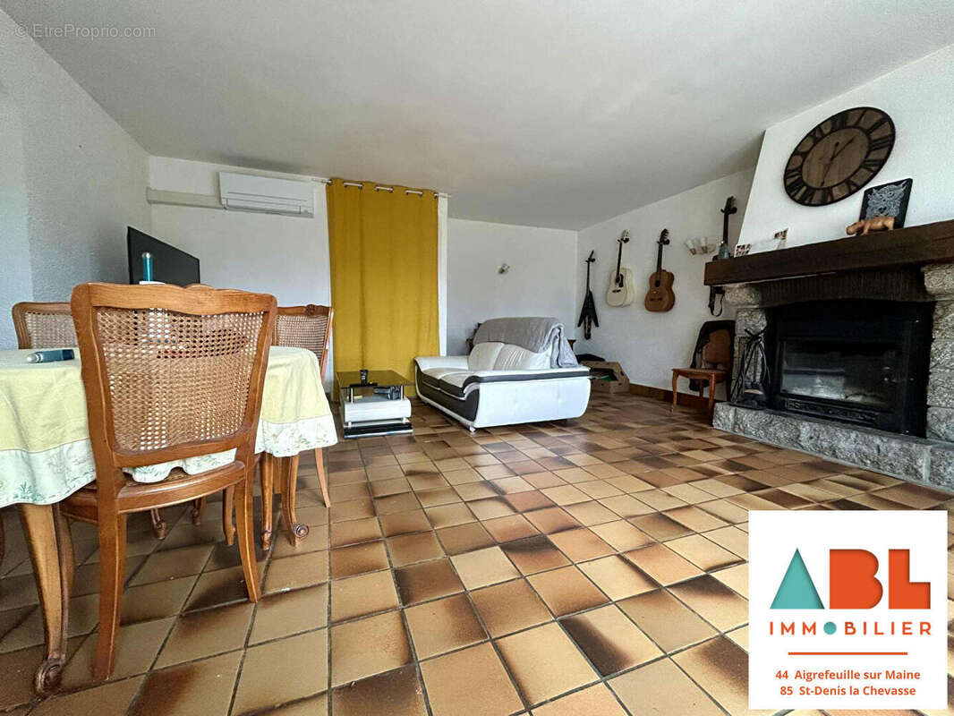 Maison à SAINT-DENIS-LA-CHEVASSE