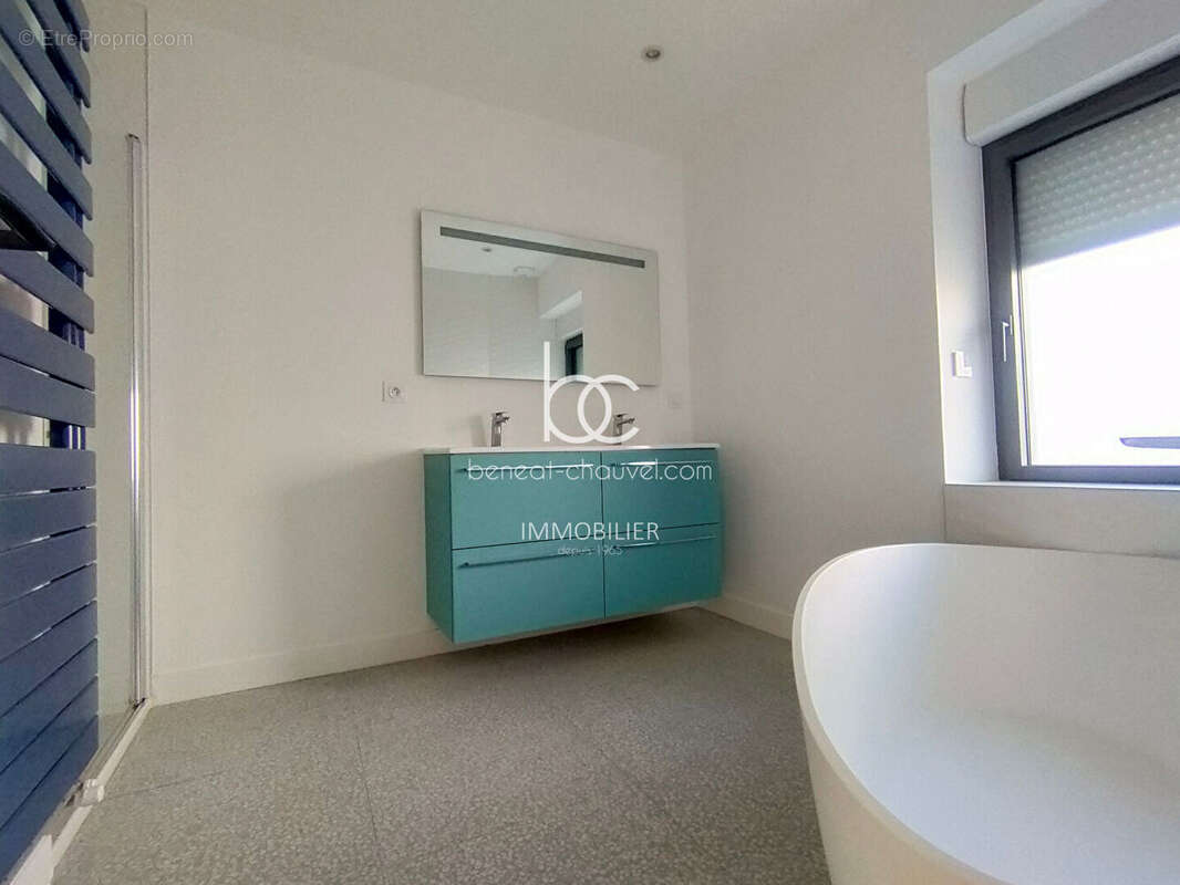 Vannes Ouest - Maison de ville rénovée - 5 pièces - 123 m² - photo 6