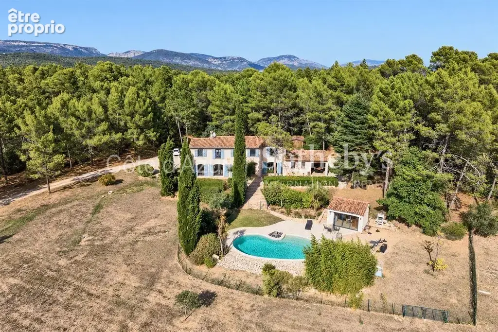 Tourrettes, bastide provençale de 196 m² avec piscine et parc de plus d’un hectare - photo 2