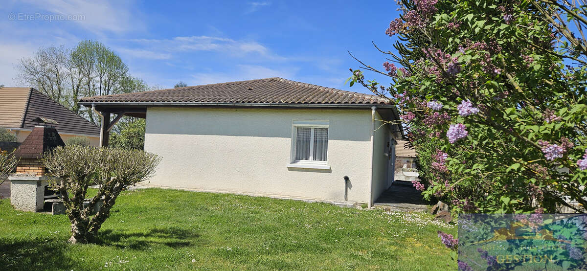 Maison à PONTACQ