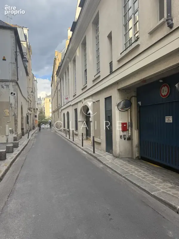 Parking à PARIS-4E