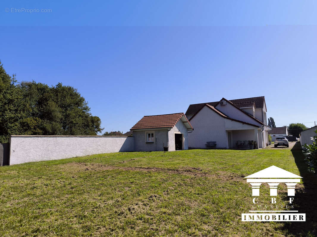 Maison à SAINT-MARCEL