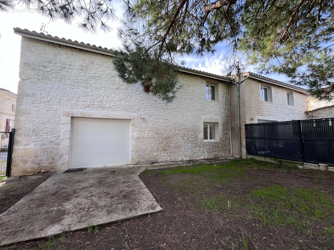 Maison à SAINT-SIGISMOND-DE-CLERMONT