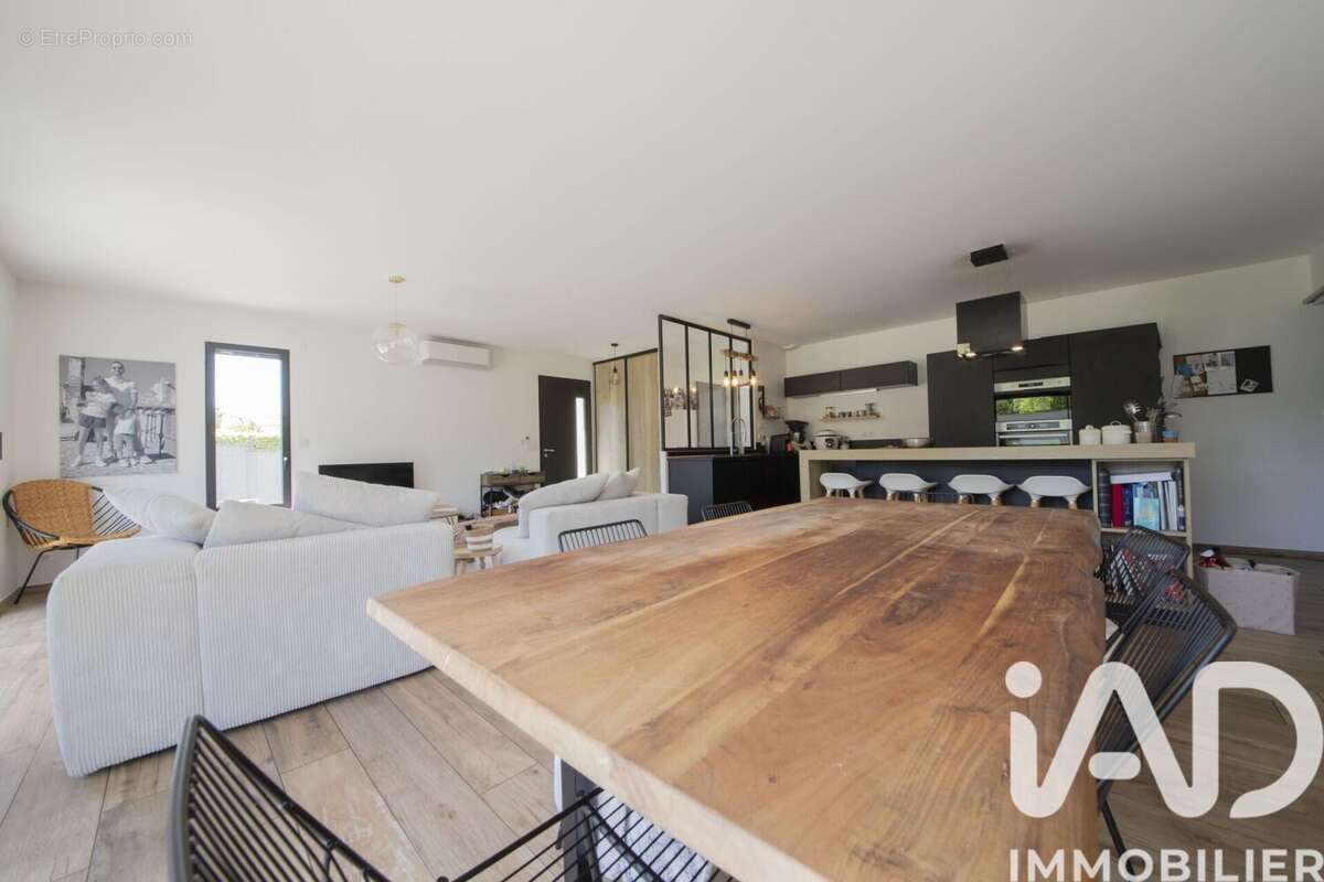 Photo 7 - Maison à LA ROQUE-SUR-PERNES