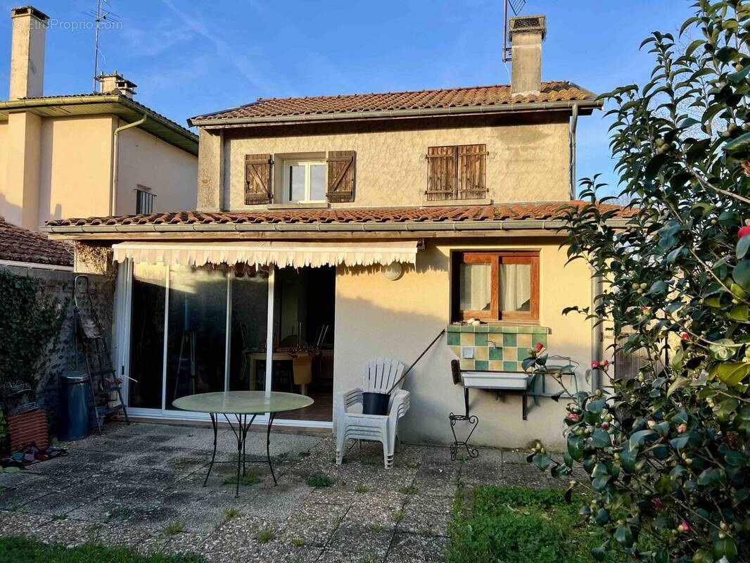 Maison à CAZERES-SUR-L'ADOUR