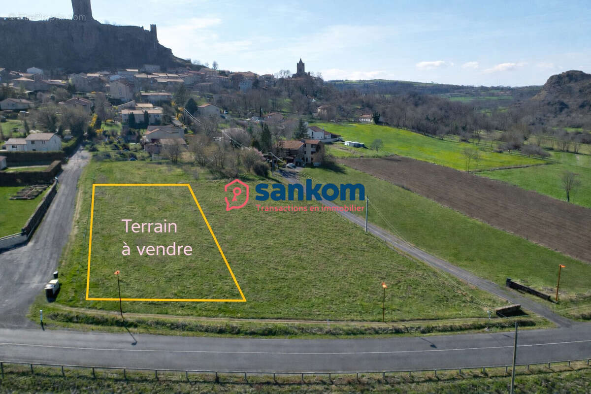 Terrain à POLIGNAC