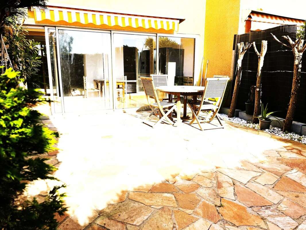 Appartement à LA LONDE-LES-MAURES