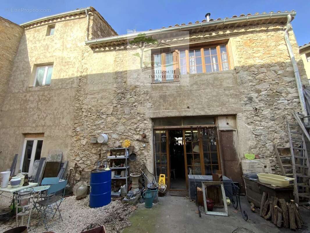 Maison à GINESTAS