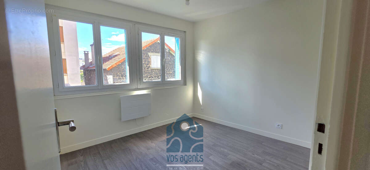 Appartement 3 pièces avec cave et parking privatif - photo 3