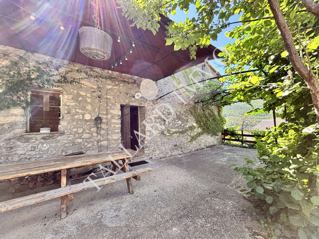 Venterol, maison 163 m2 + grages, caves et jardin. - photo 31