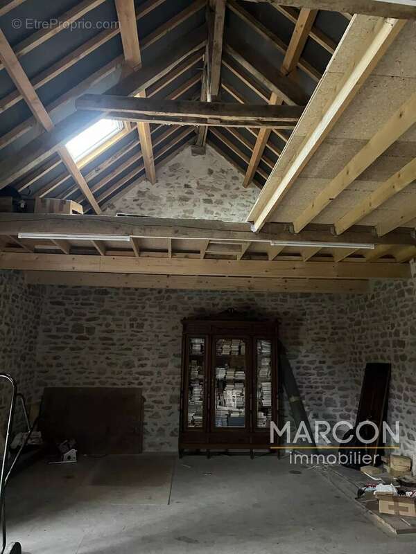 Maison à SAINT-QUENTIN-LA-CHABANNE