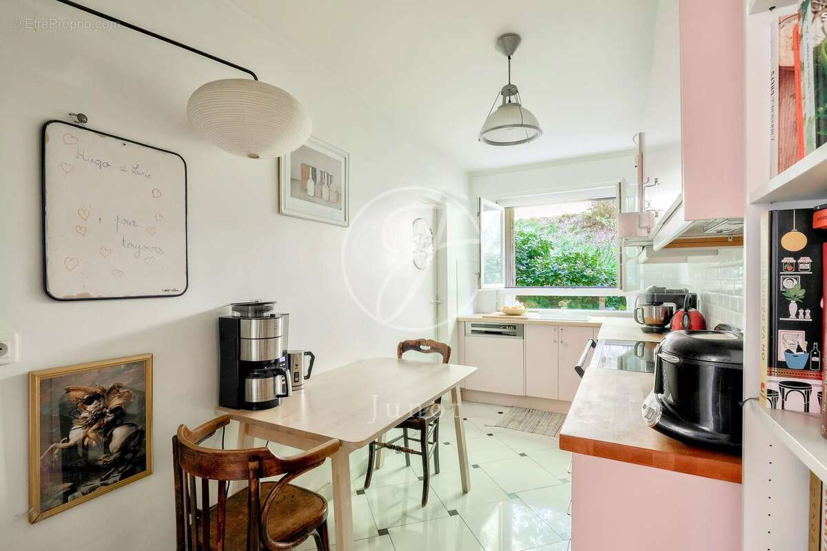 Appartement à VILLE-D'AVRAY