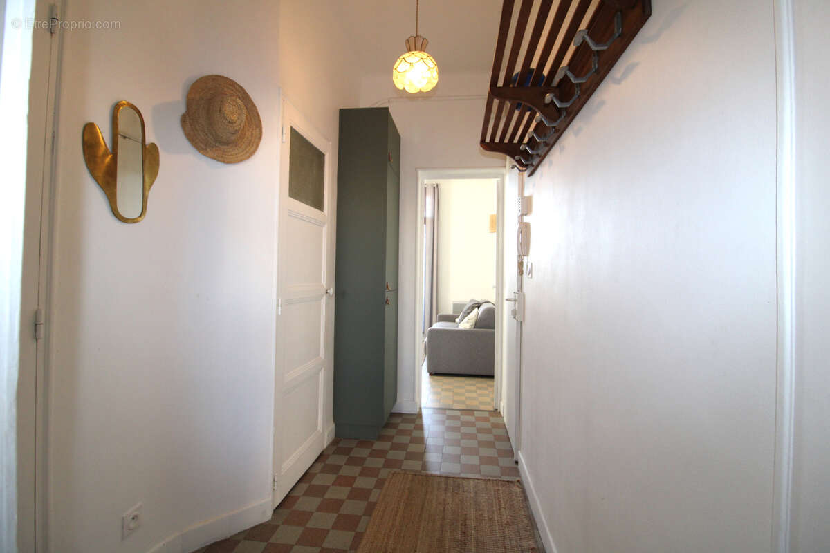 Appartement à MARSEILLE-5E