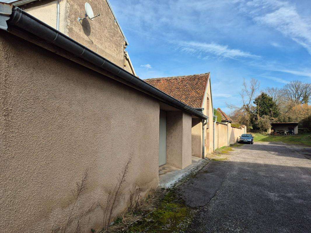 Maison à CONFLANS-SUR-LANTERNE