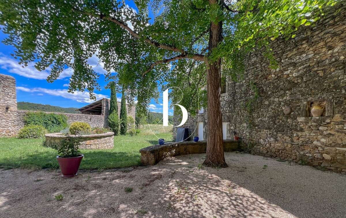 Maison 185 m² à Goudargues  - photo 11