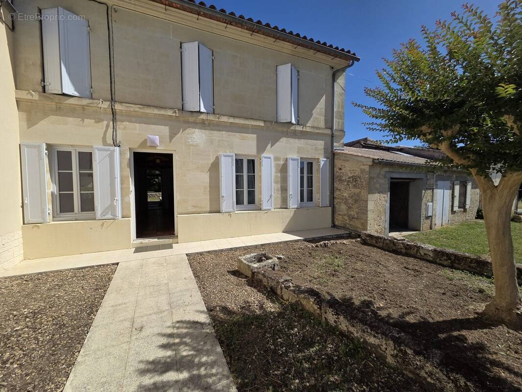 Maison à CASTILLON-LA-BATAILLE