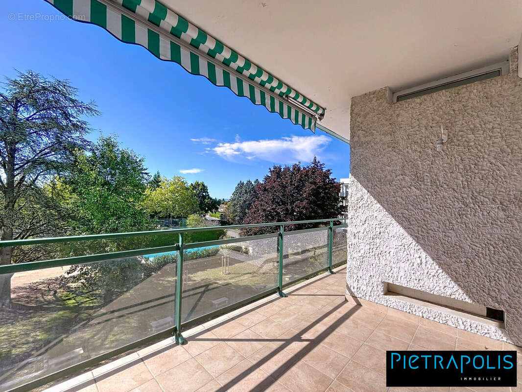 Appartement à CHARBONNIERES-LES-BAINS