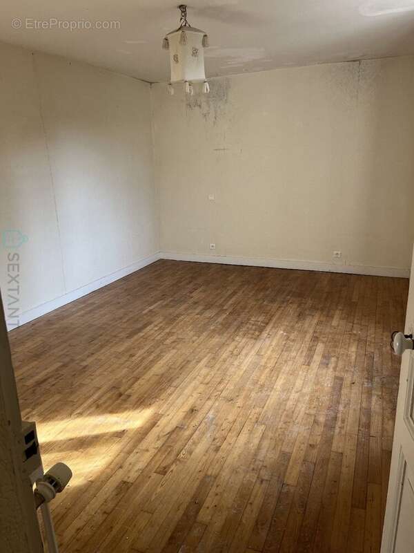 Maison à LES EYZIES-DE-TAYAC-SIREUIL