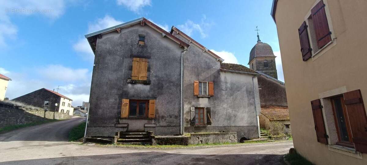 Maison 172.81 m2 et dépendances - photo 4