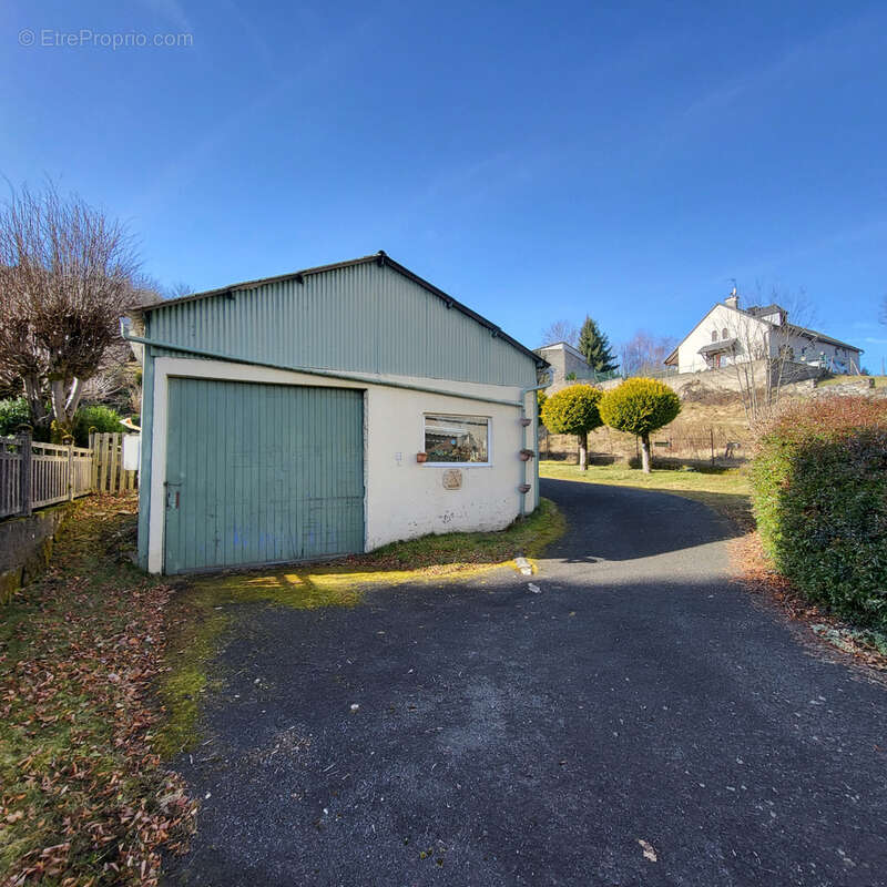 Maison à RIOM-ES-MONTAGNES