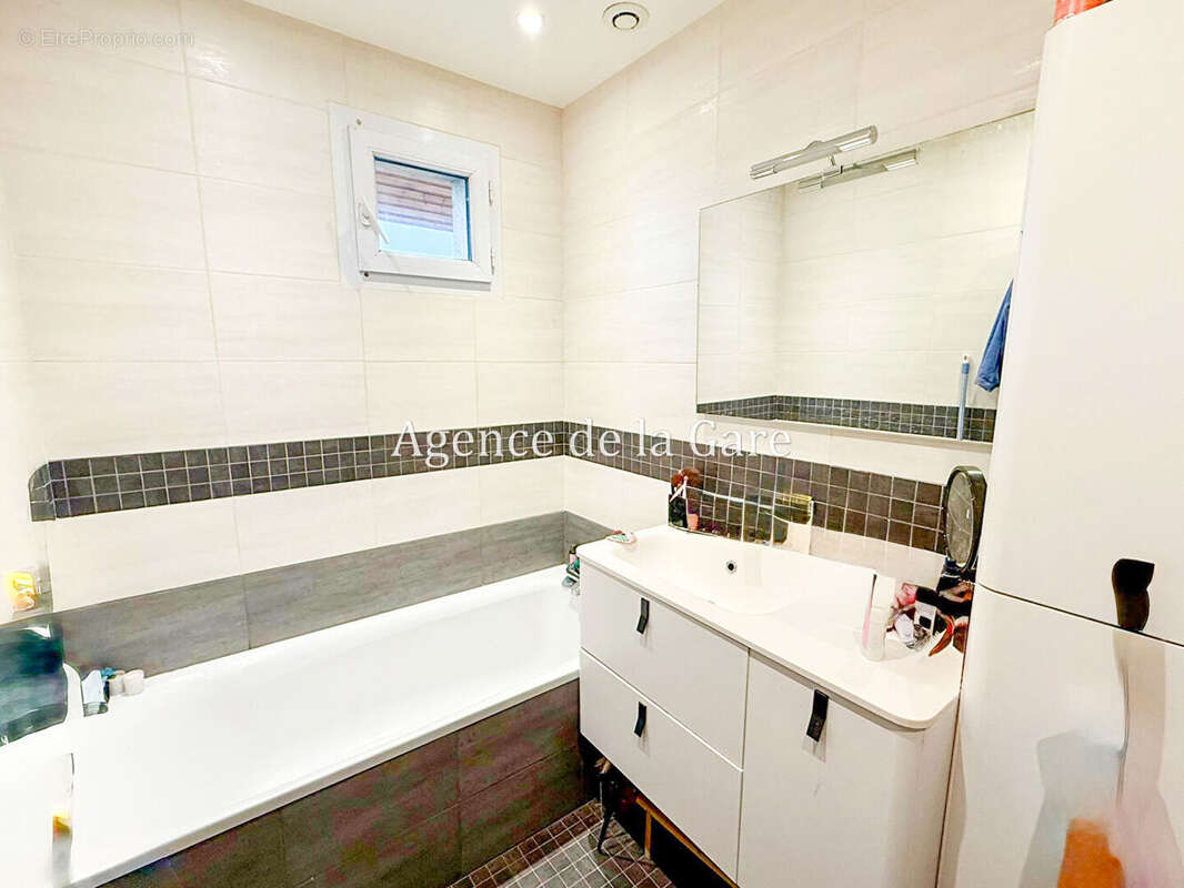 Maison à SARTROUVILLE