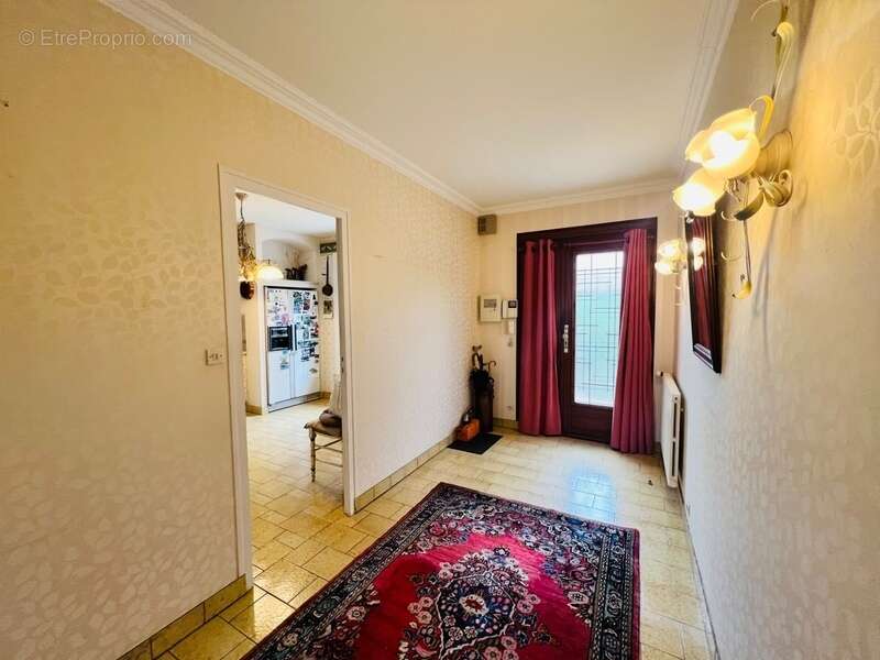 Maison 153m² - 5 chambres -sous sol - Jardin - Châtellerault - photo 6
