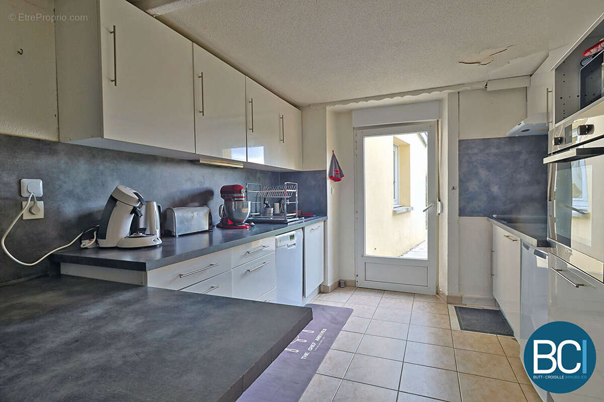 Maison à LAY-SAINT-CHRISTOPHE