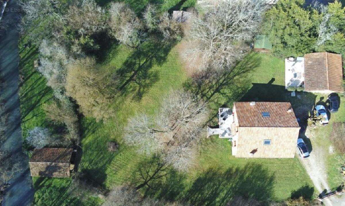 Maison à NANTEUIL-EN-VALLEE