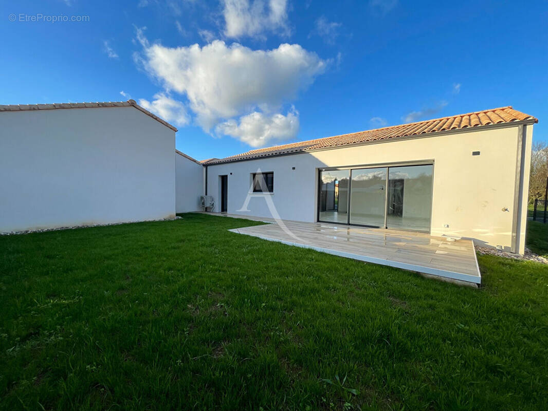 Maison à SAINT-HILAIRE-LA-FORET