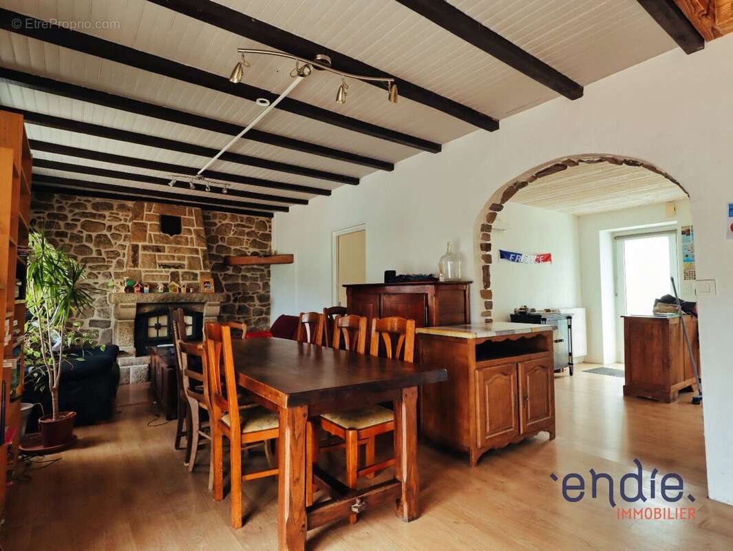 Maison familiale avec jardin et dépendances  Proche Melrand - photo 7