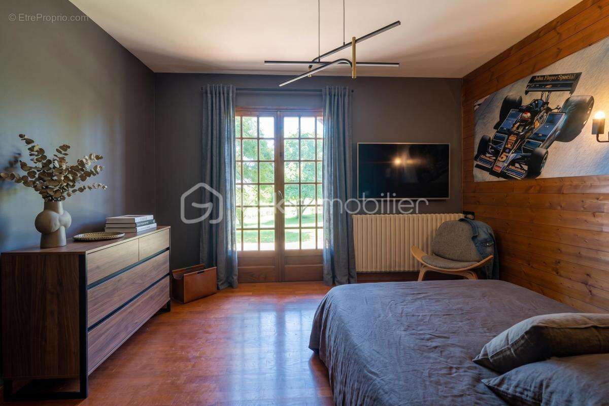 Rare ! Maison de plain-pied à Anglefort avec sous-sol de 140 m² + grand abri voiture 72 m - photo 6