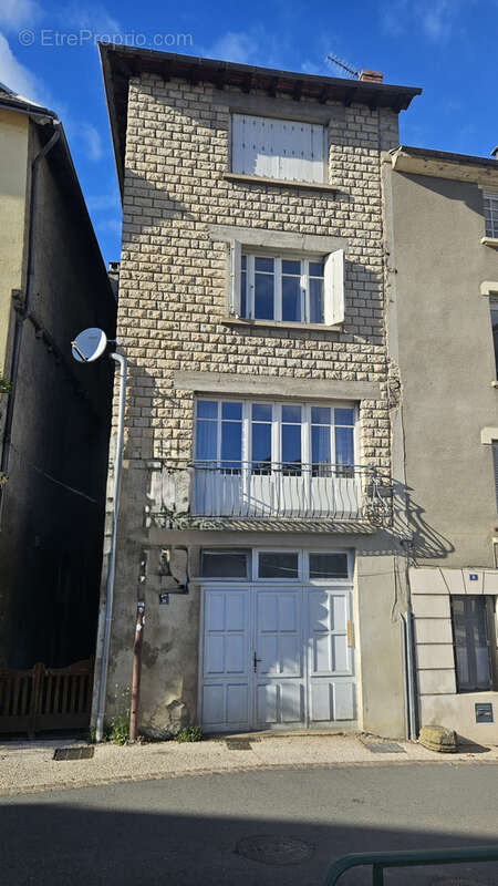 Maison à SAINT-GENIEZ-D&#039;OLT