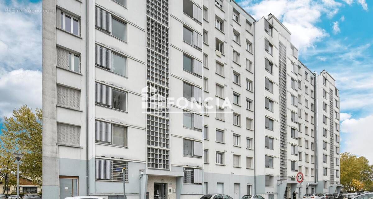 Appartement à LE PONT-DE-CLAIX