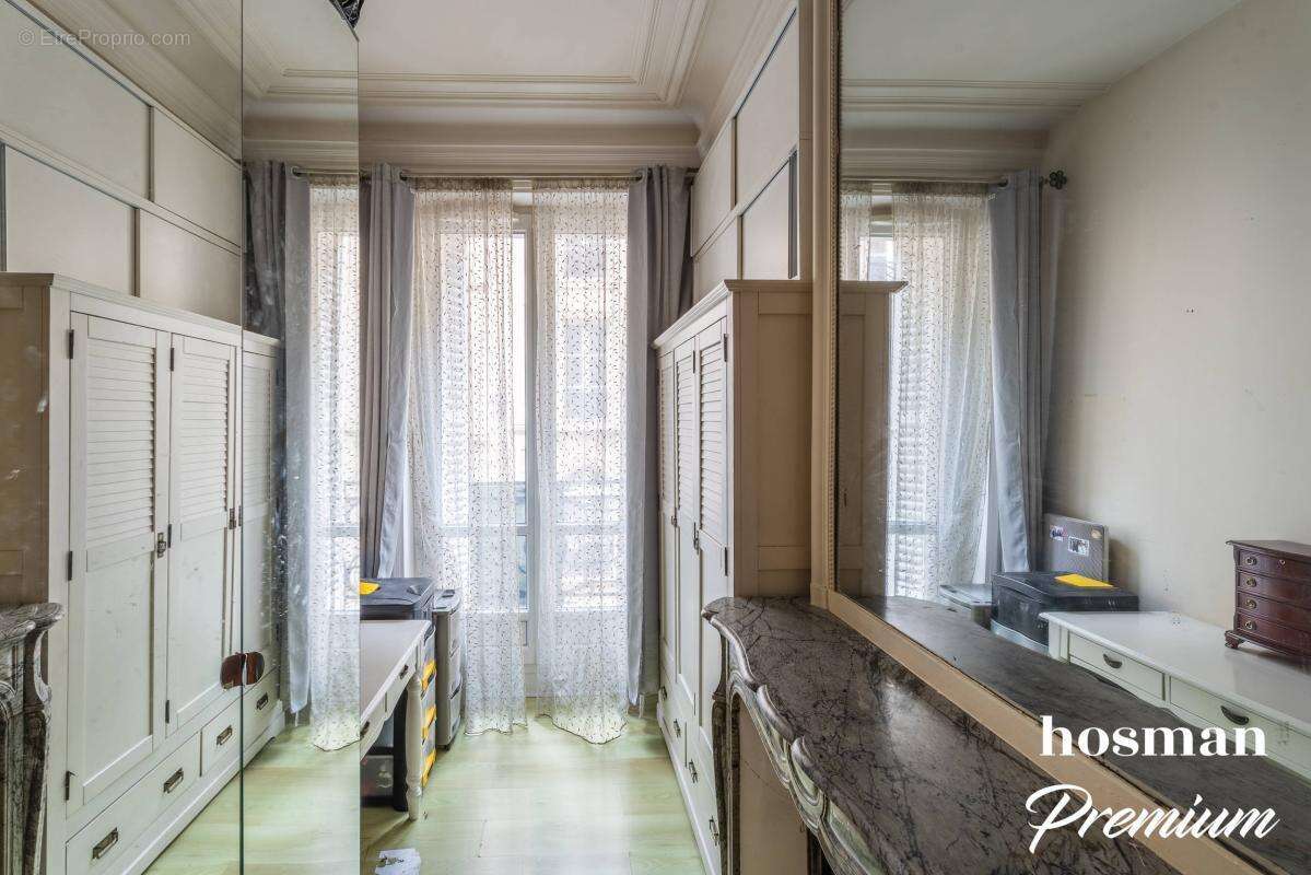 Appartement à PARIS-8E