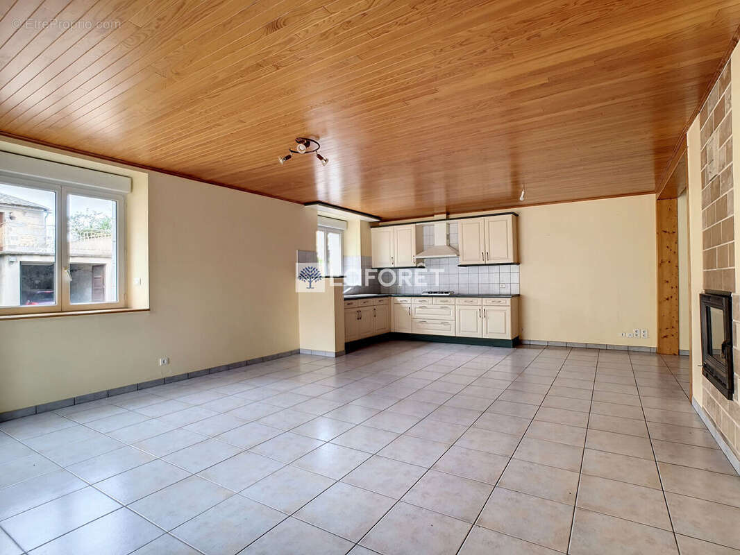 Maison à ALBARET-SAINTE-MARIE