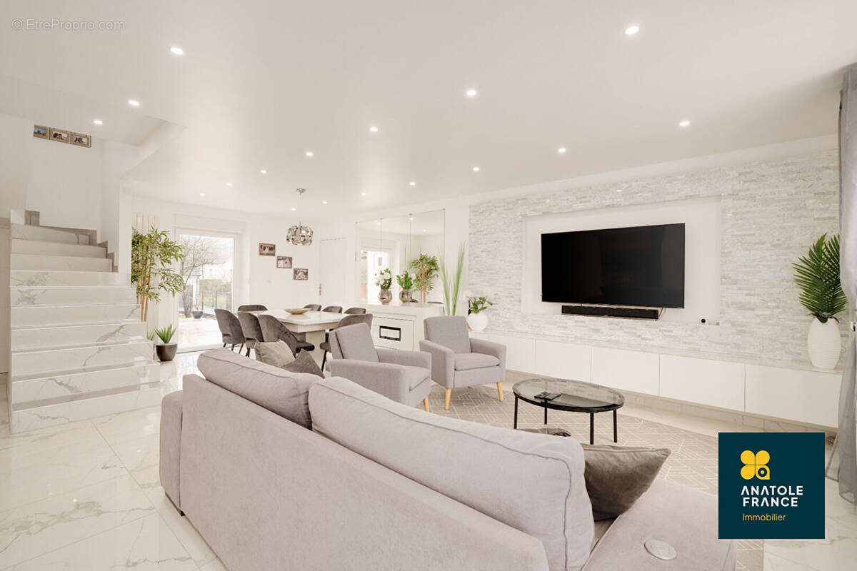 Maison à ROSIERES-AUX-SALINES