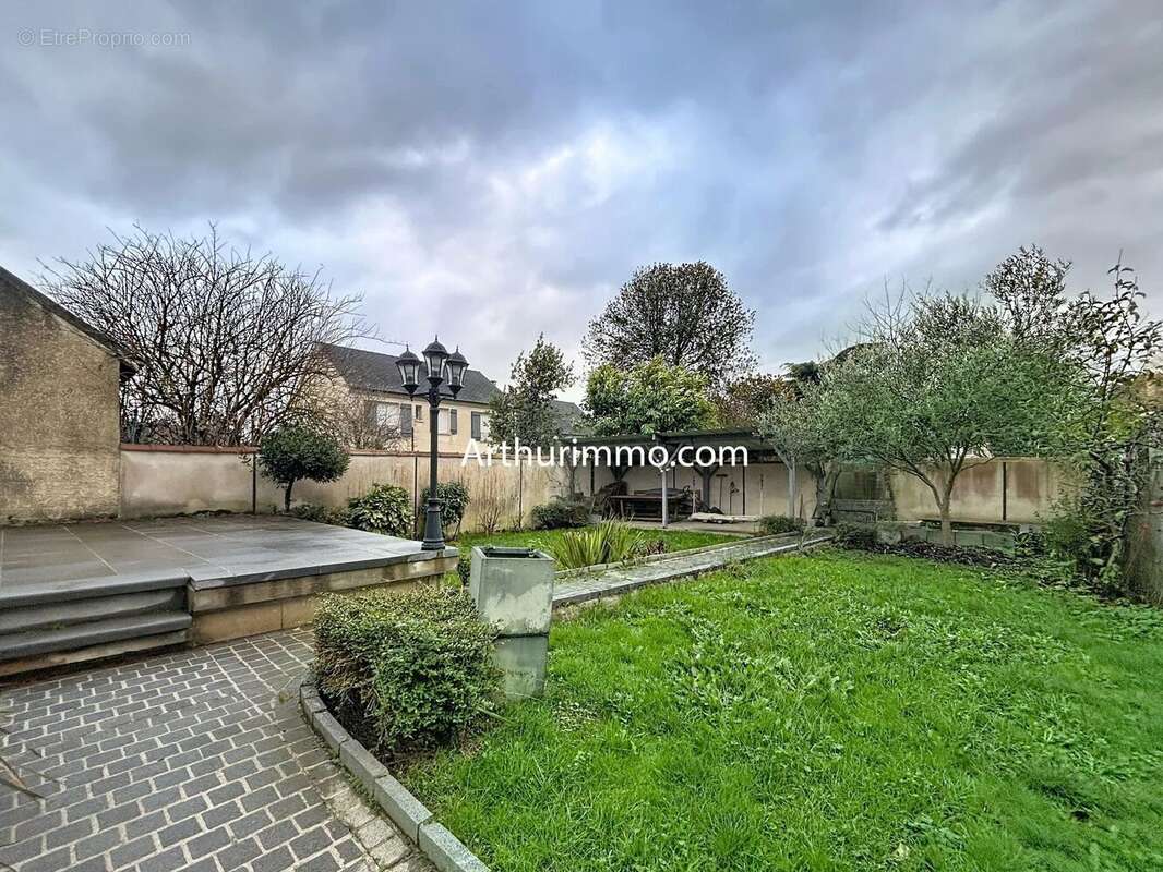 Maison à GRISY-SUISNES