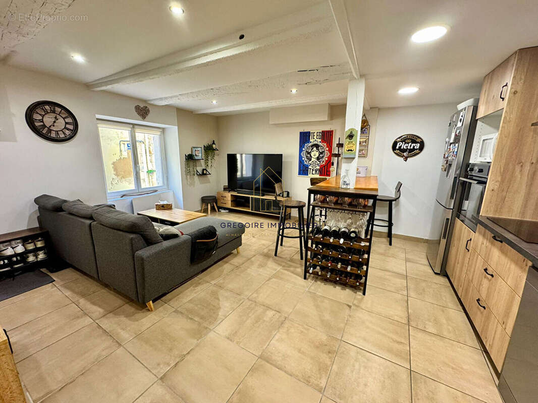 Maison à LA TOUR-D&#039;AIGUES