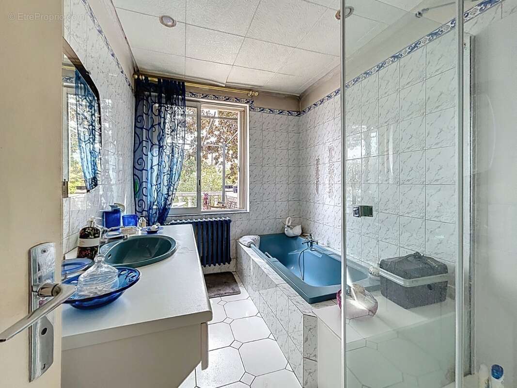 Maison à MONTELIMAR